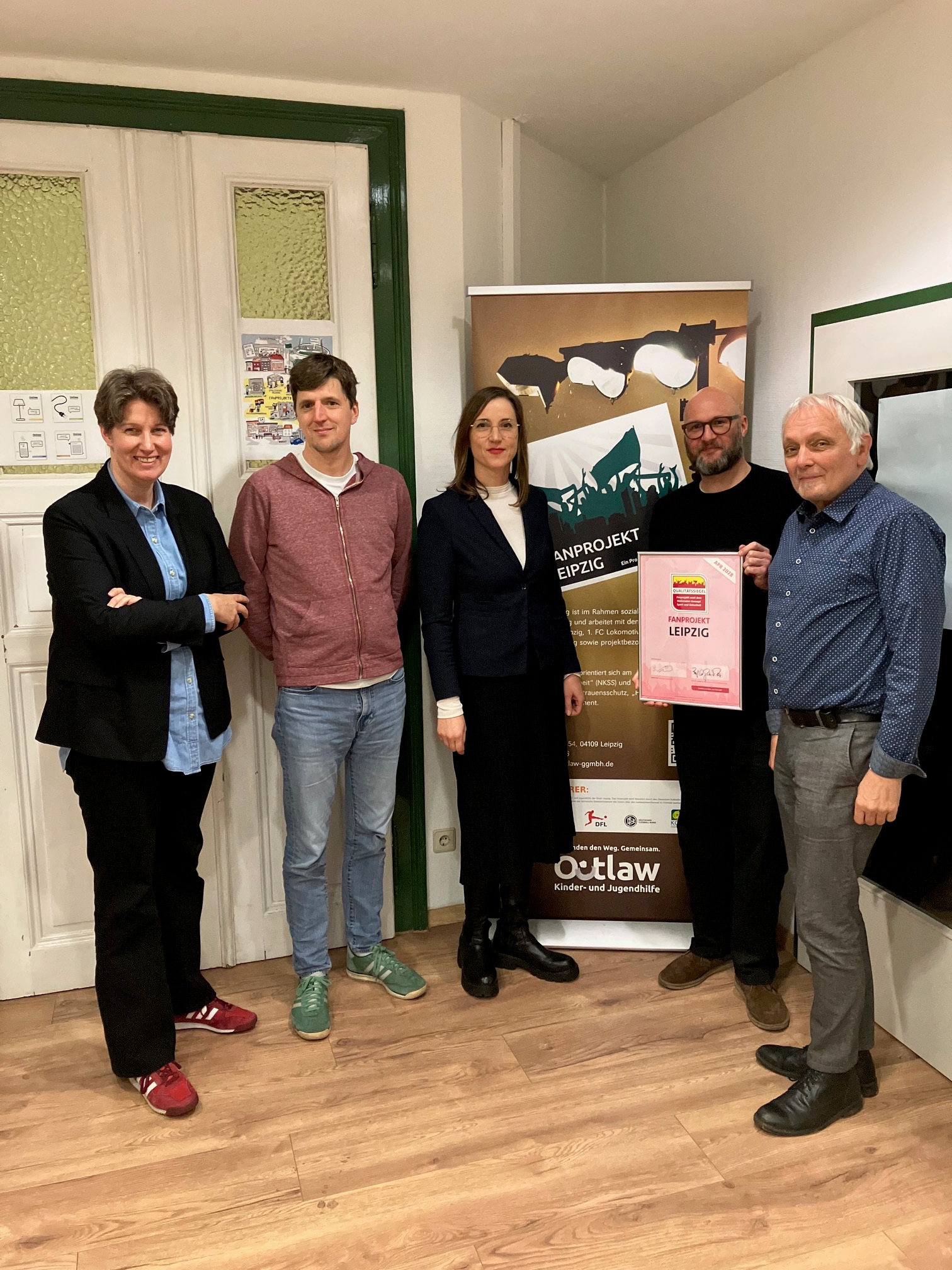 (v.l.n.r.) Vera Kalkhoff (Outlaw), Philipp Beitzel (KOS), Vicki Felthaus (Stadt Leipzig), Christian Kohn (Outlaw), Steffen Kröner (Outlaw)