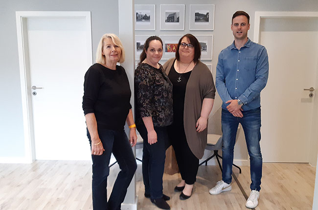 v.l.: Claudia Binkhoff, Julia Rosendahl, Simone Mannefeld, Mike Leimert-Froböse. Das Foto ist vor dem Corona-Lockdown enstanden.